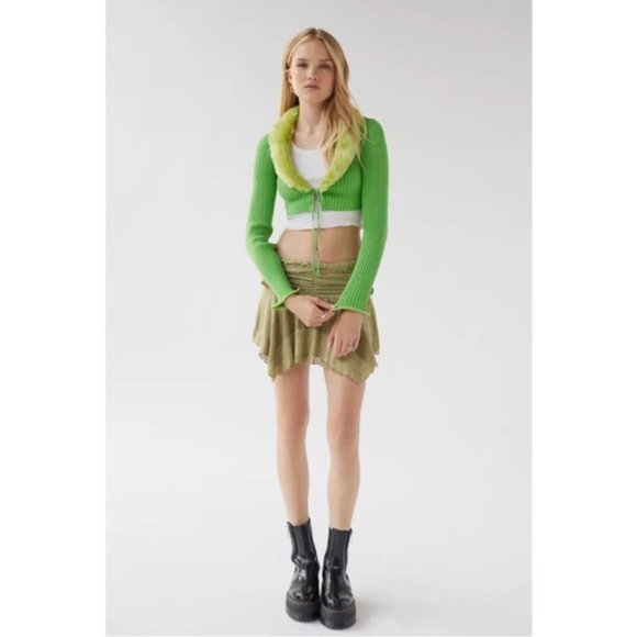 Urban Outfitters Izzy Cropped Cardigan Christmas Grinch Faux Fur Green New Small - Picture 5 of 15